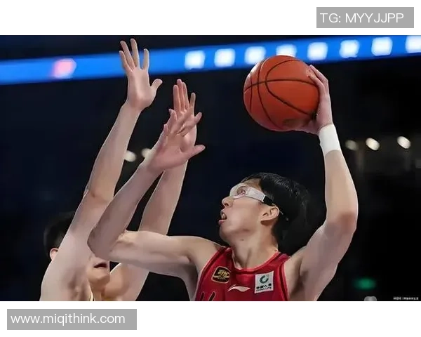 广厦队与吉林队激战正酣篮球赛精彩瞬间回顾与分析